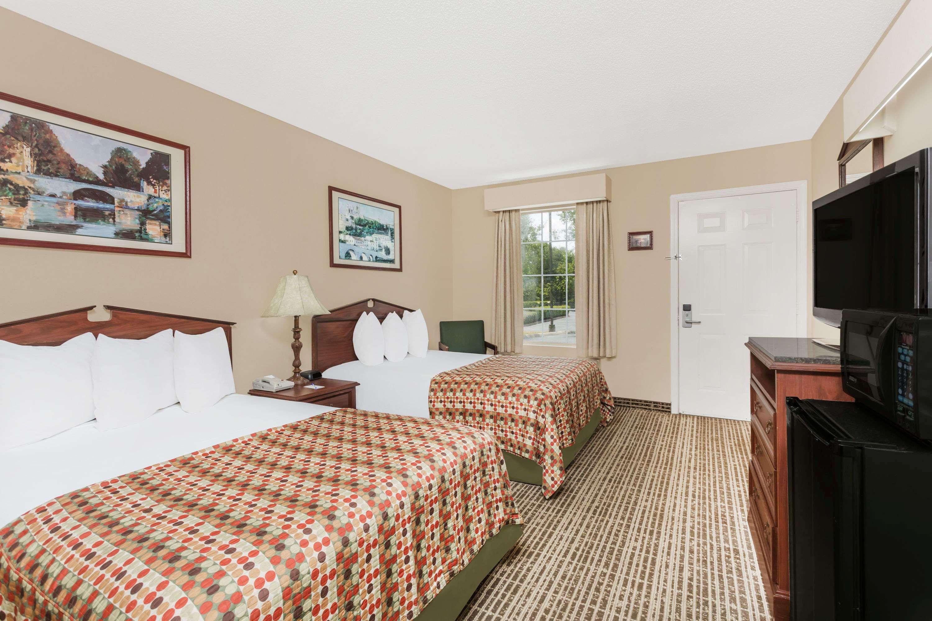 Baymont By Wyndham Clemson 2*